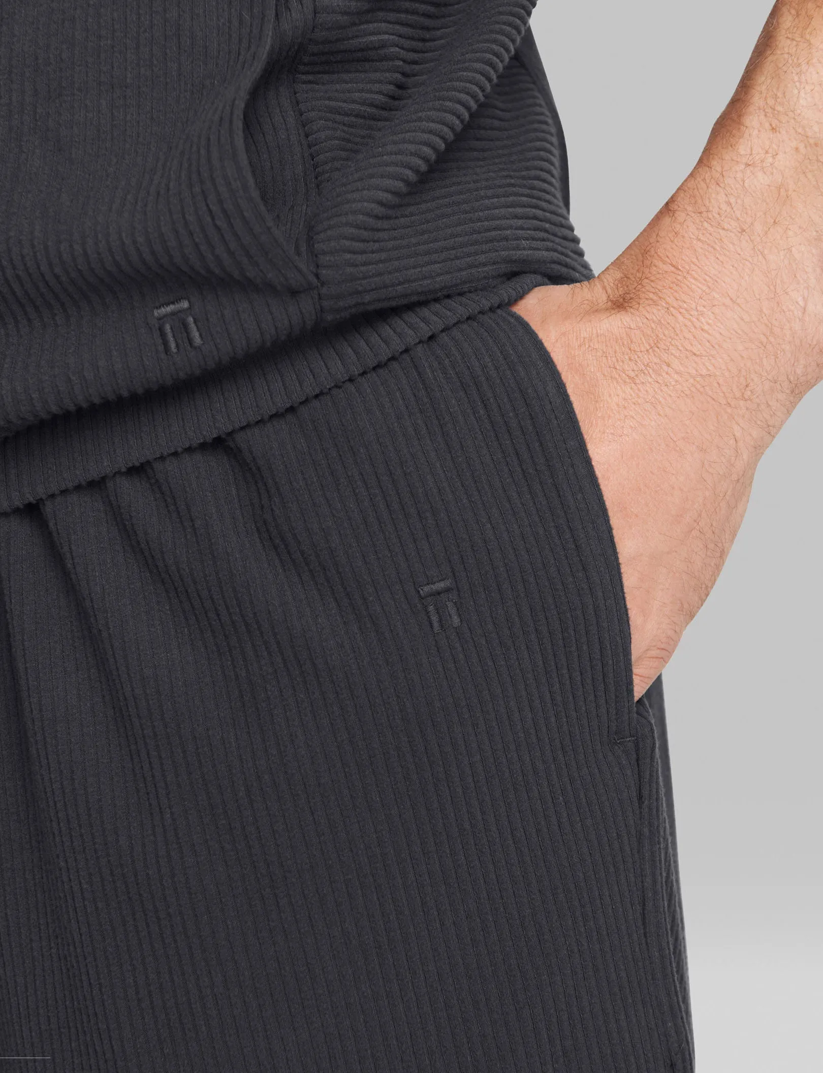 Zen Ribbed Short